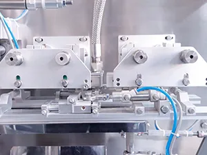 Heat sealing unit
